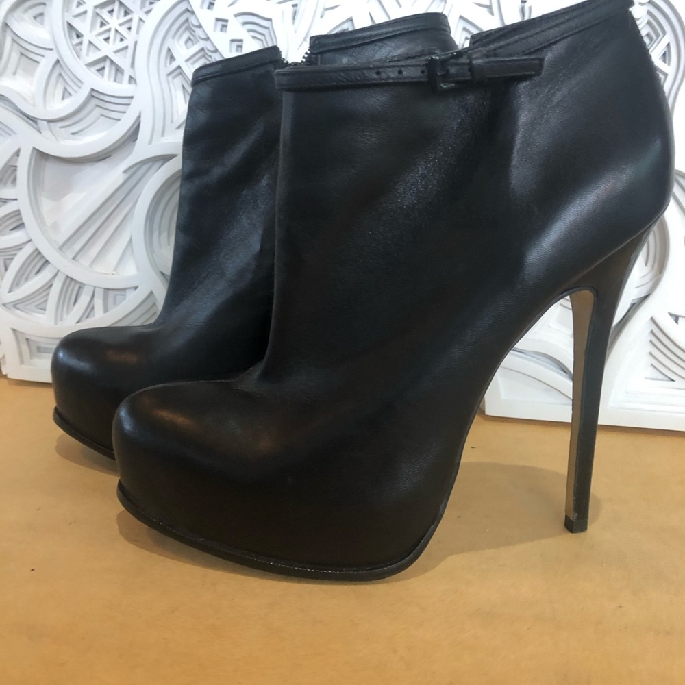 Aldo sexy black side zip ankle bootie ✨🖤